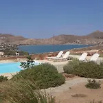 Villa Naousa Villa *