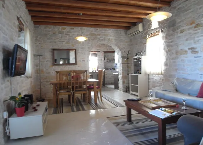 빌라 Villa Naousa *