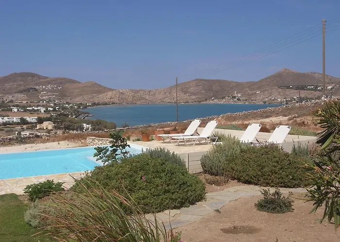 纳乌萨别墅 别墅 *