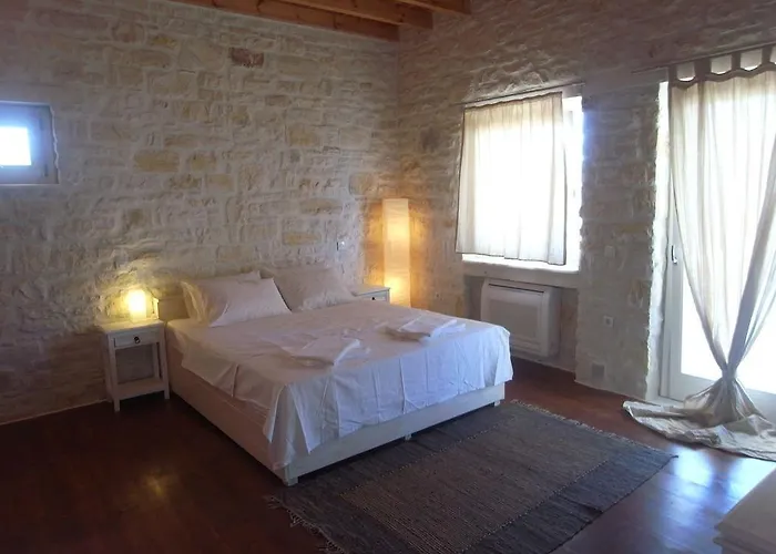 纳乌萨别墅 别墅 *